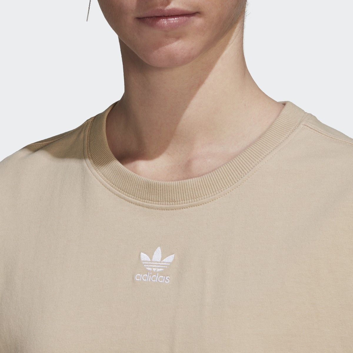 Adidas Adicolor Essentials T-Shirt. 6