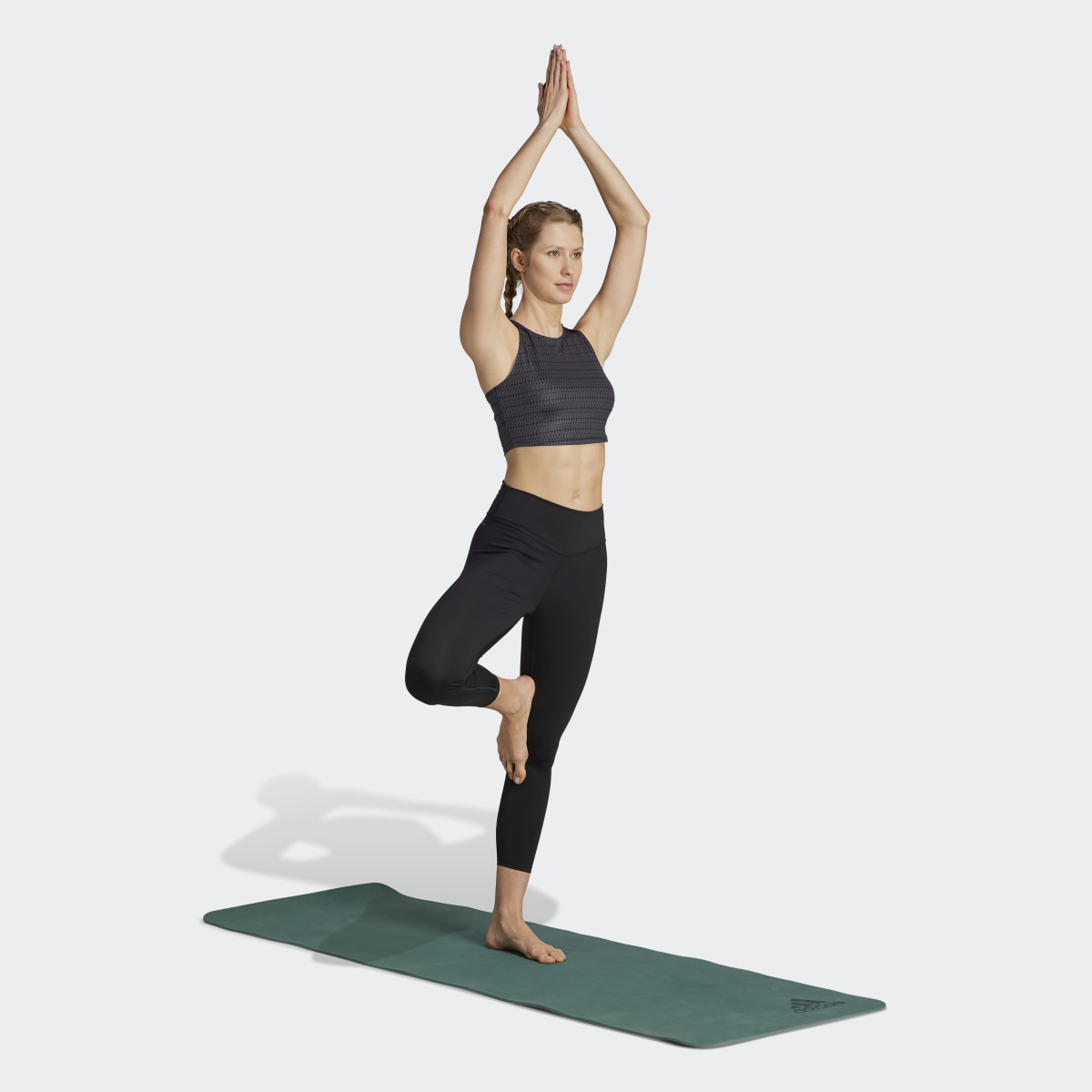 Adidas Yoga Studio Print Crop-Top. 4
