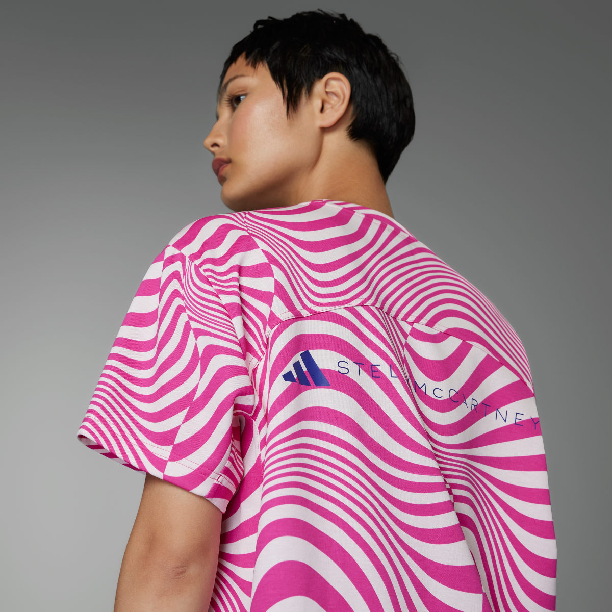 Adidas Playera Arsenal x adidas by Stella McCartney. 5