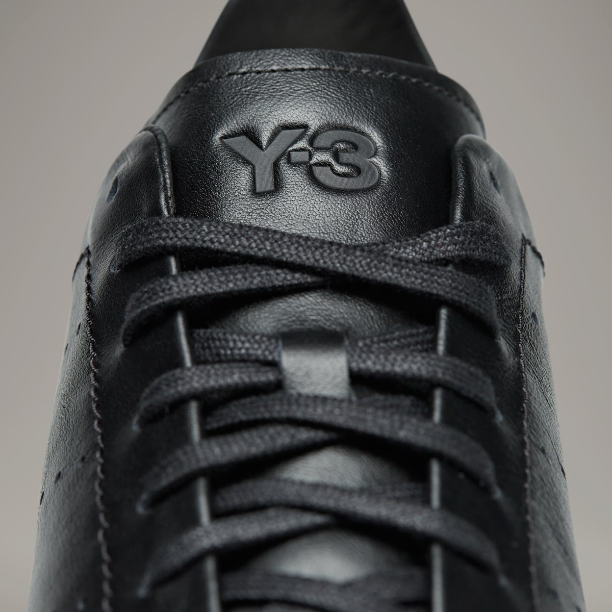Adidas Y-3 Stan Smith. 10