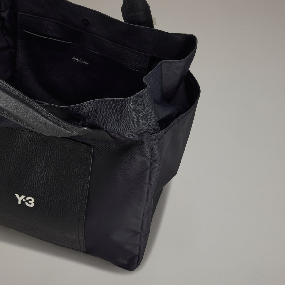 Adidas Y-3 Lux Bag. 5