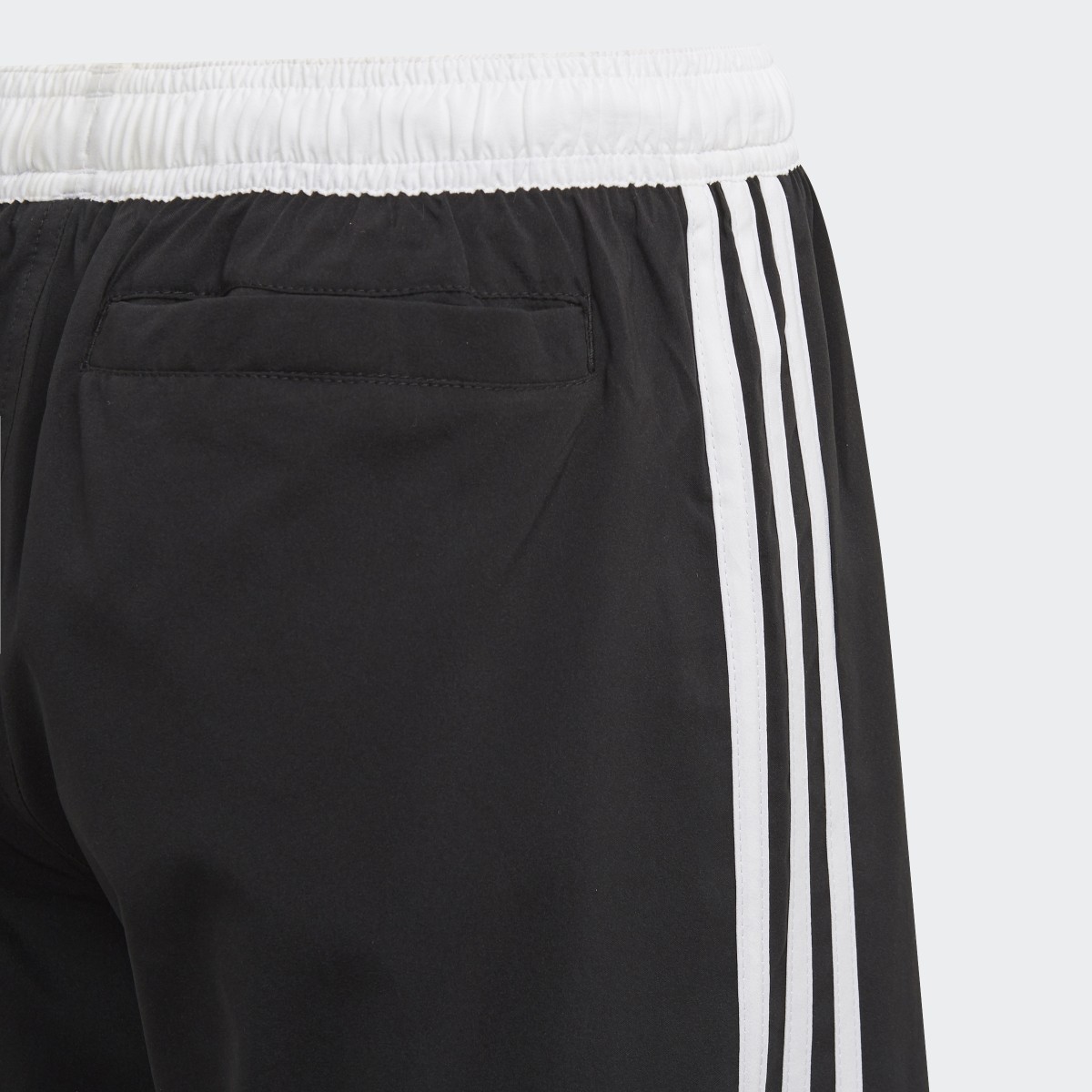 Adidas 3-Streifen Badeshorts. 4