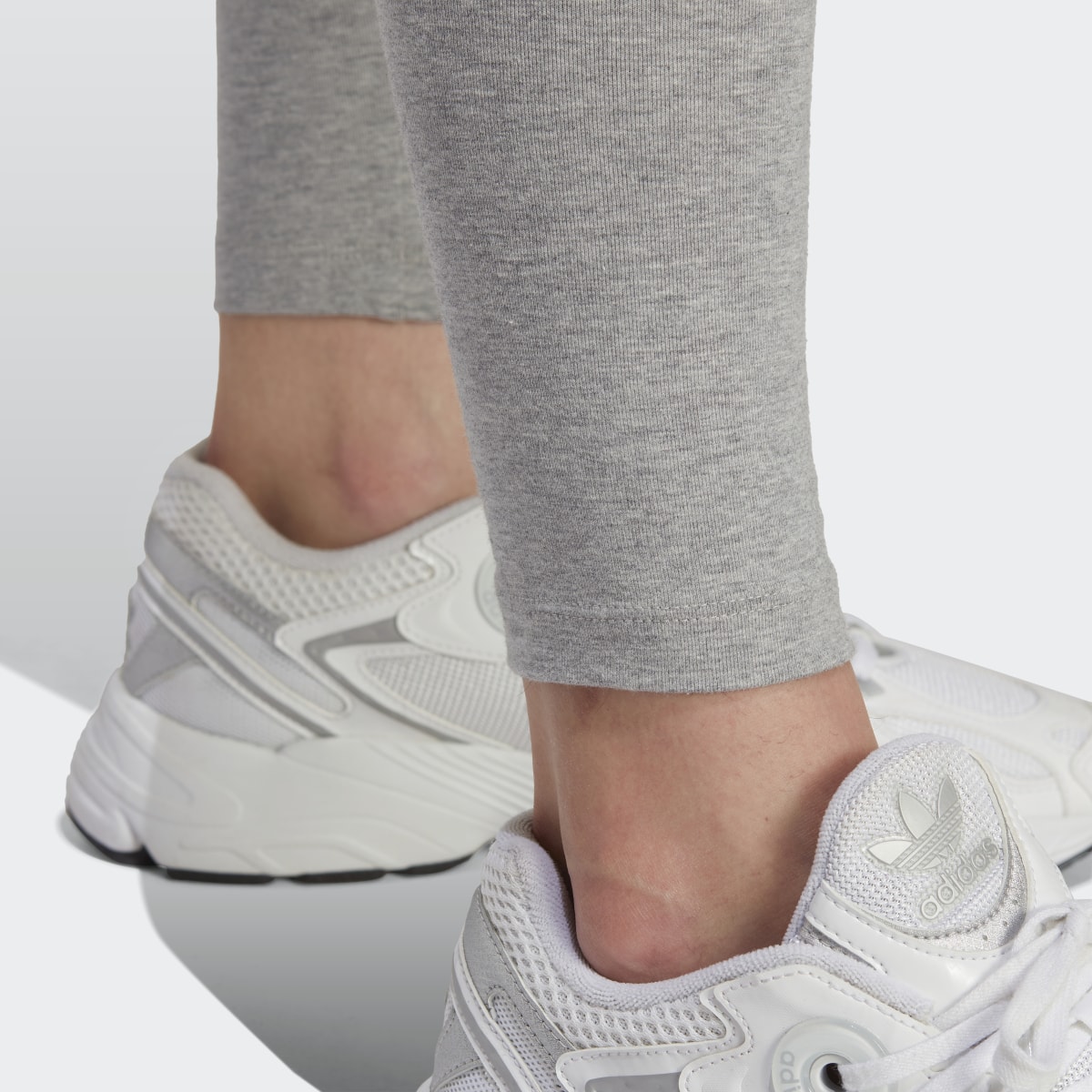 Adidas Adicolor Essentials Leggings. 6