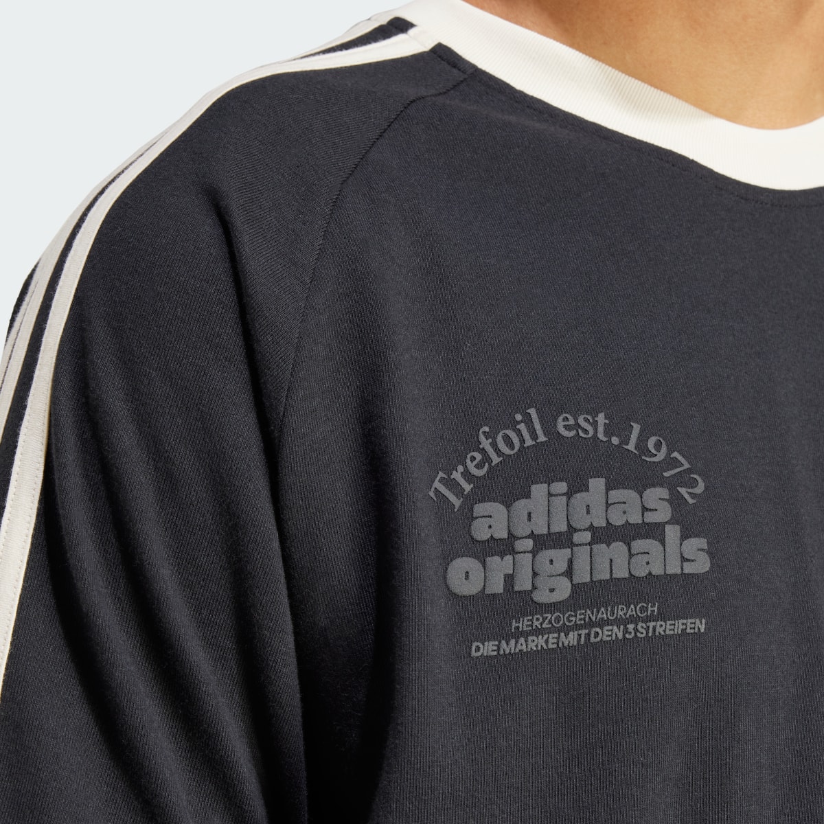 Adidas Sport Graphic Cali Tee. 6