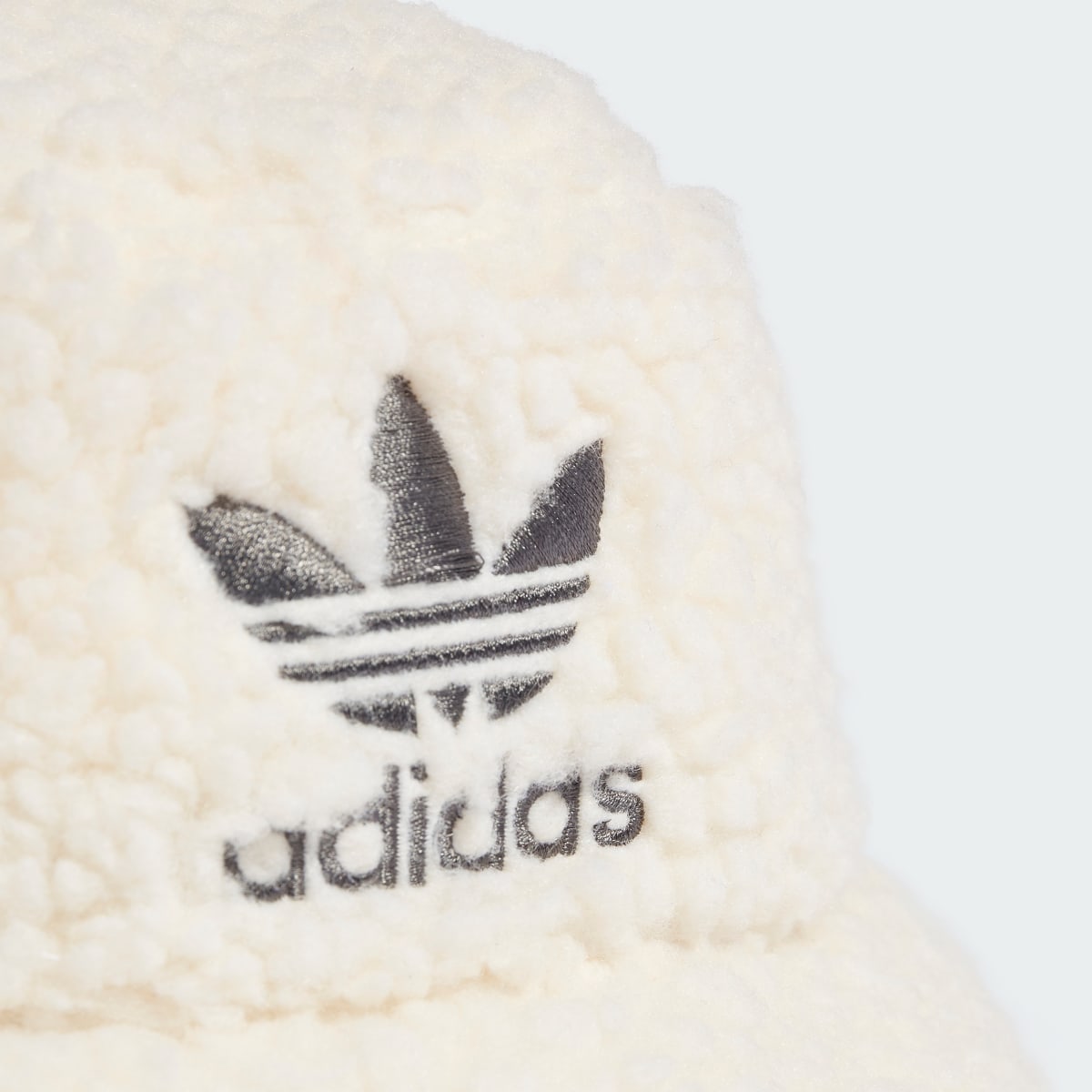 Adidas Cappello Bucket. 4