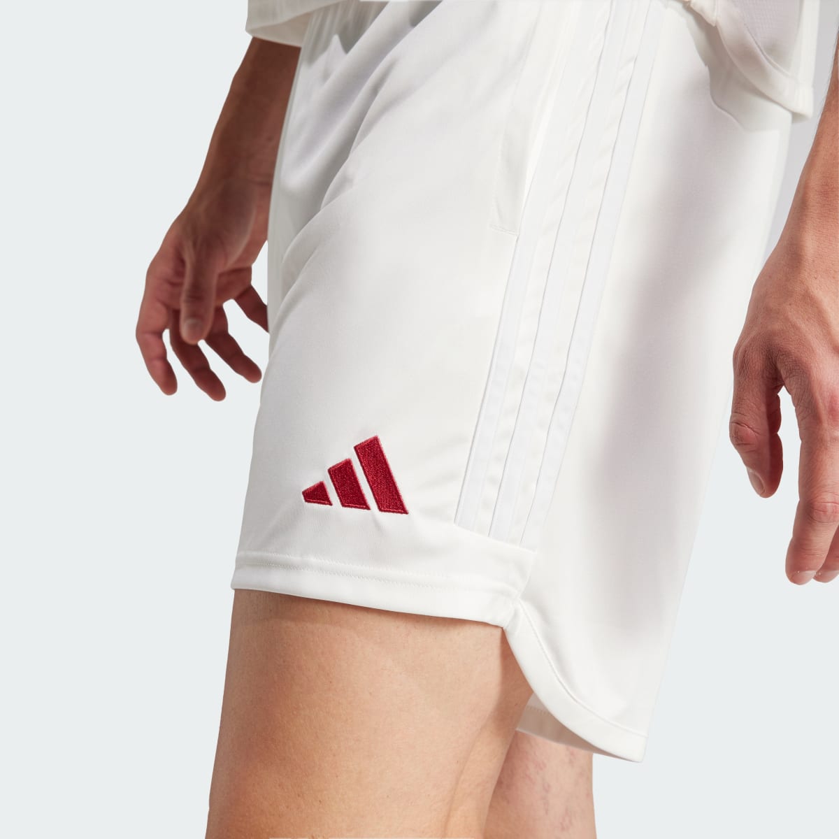 Adidas Manchester United 23/24 Ausweichshorts. 7