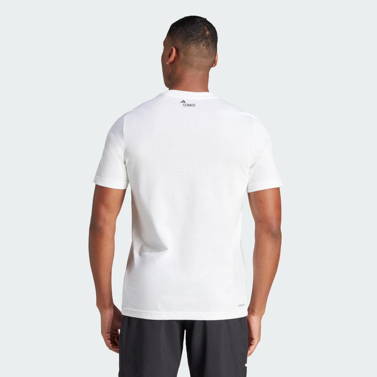 Adidas T-shirt de tennis graphique AEROREADY. 4