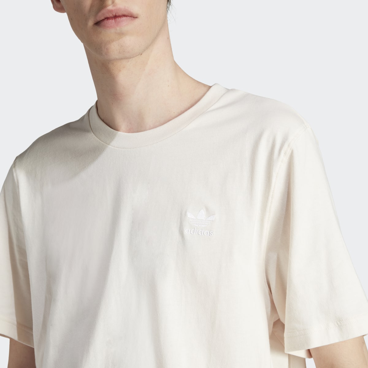 Adidas T-shirt Trèfle Essentials. 6