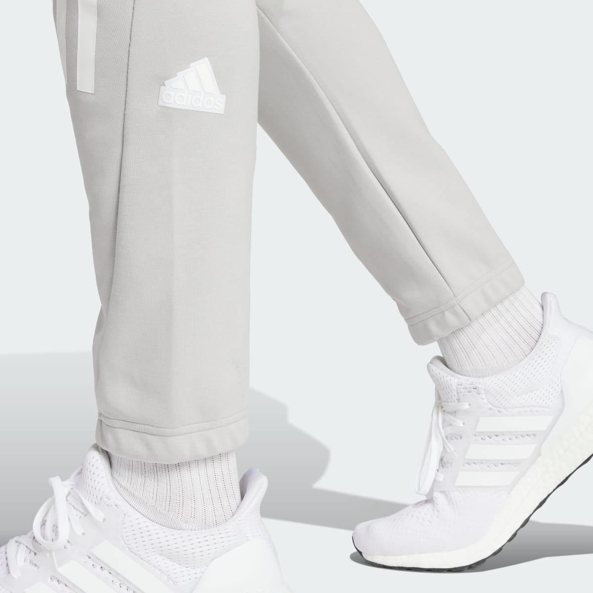 Adidas Future Icons 3-Stripes Joggers. 6