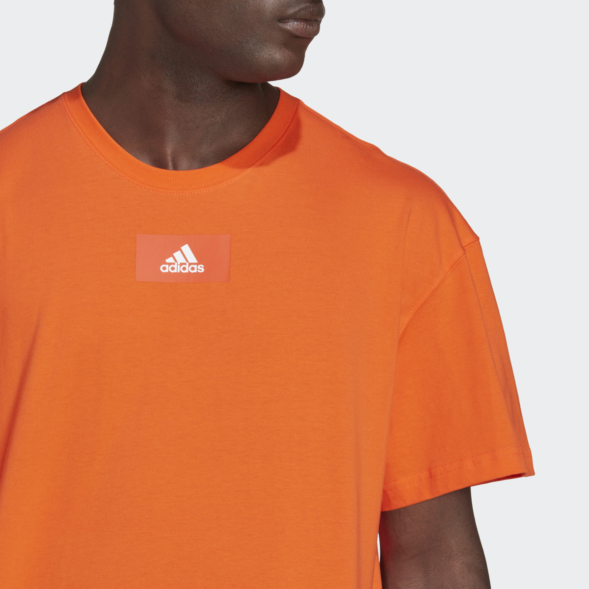 Adidas Playera Essentials FeelVivid Hombro Caído. 6