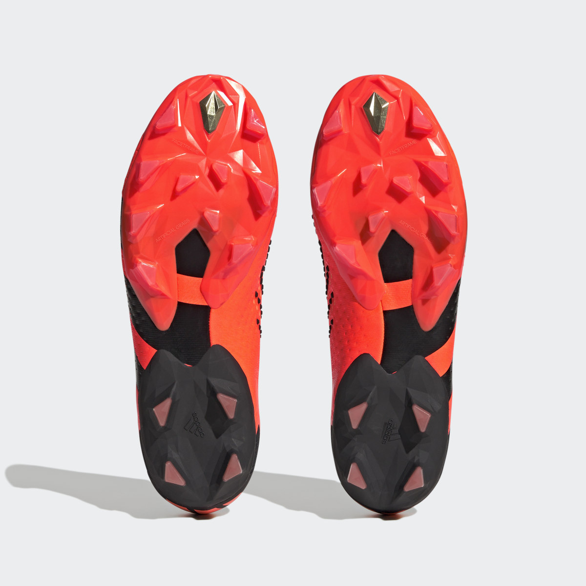 Adidas Bota de fútbol Predator Accuracy.1 Low césped artificial. 4