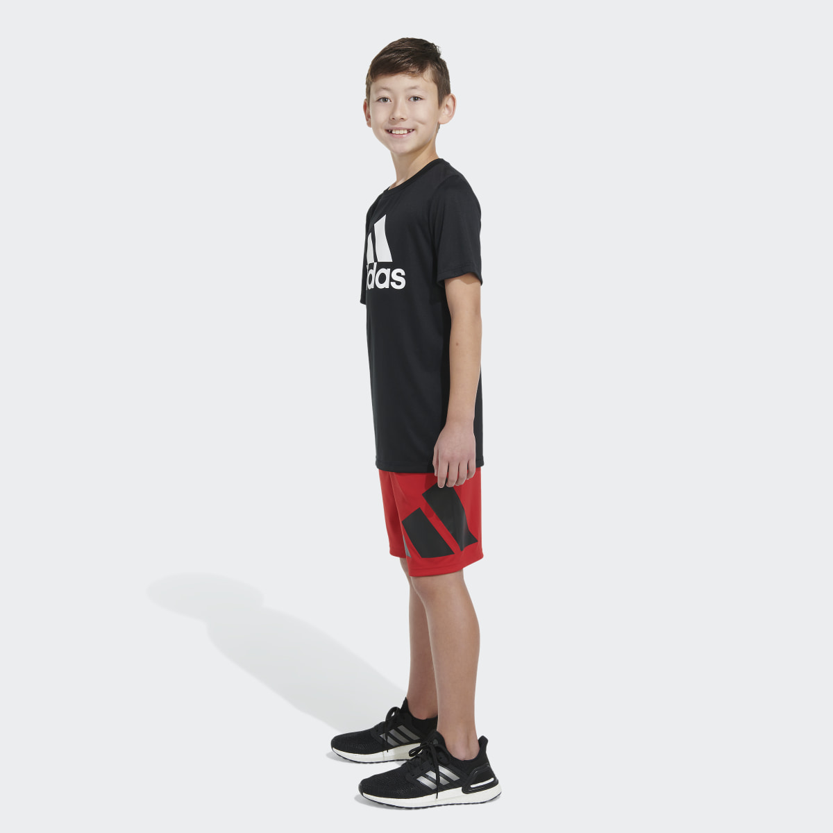 Adidas Essentials Side Logo Shorts. 7