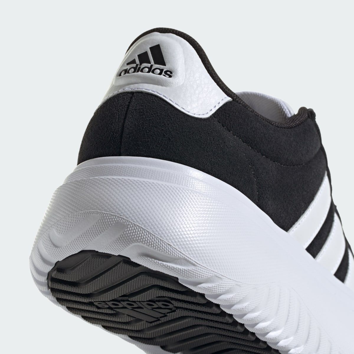 Adidas Chaussure compensée Grand Court. 9