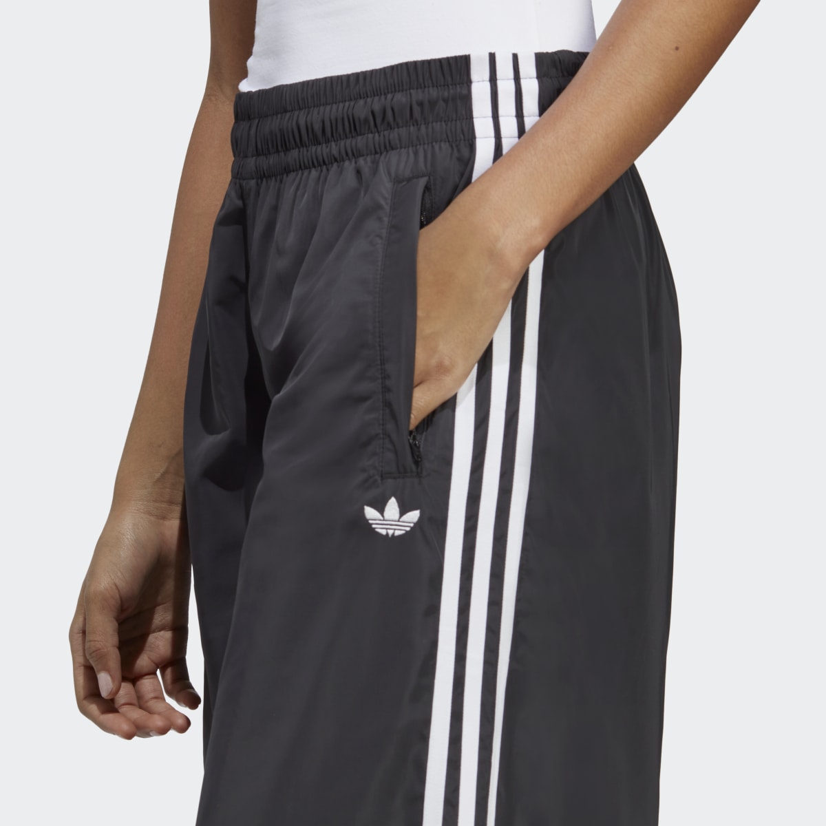 Adidas Pantalón Oversized. 5