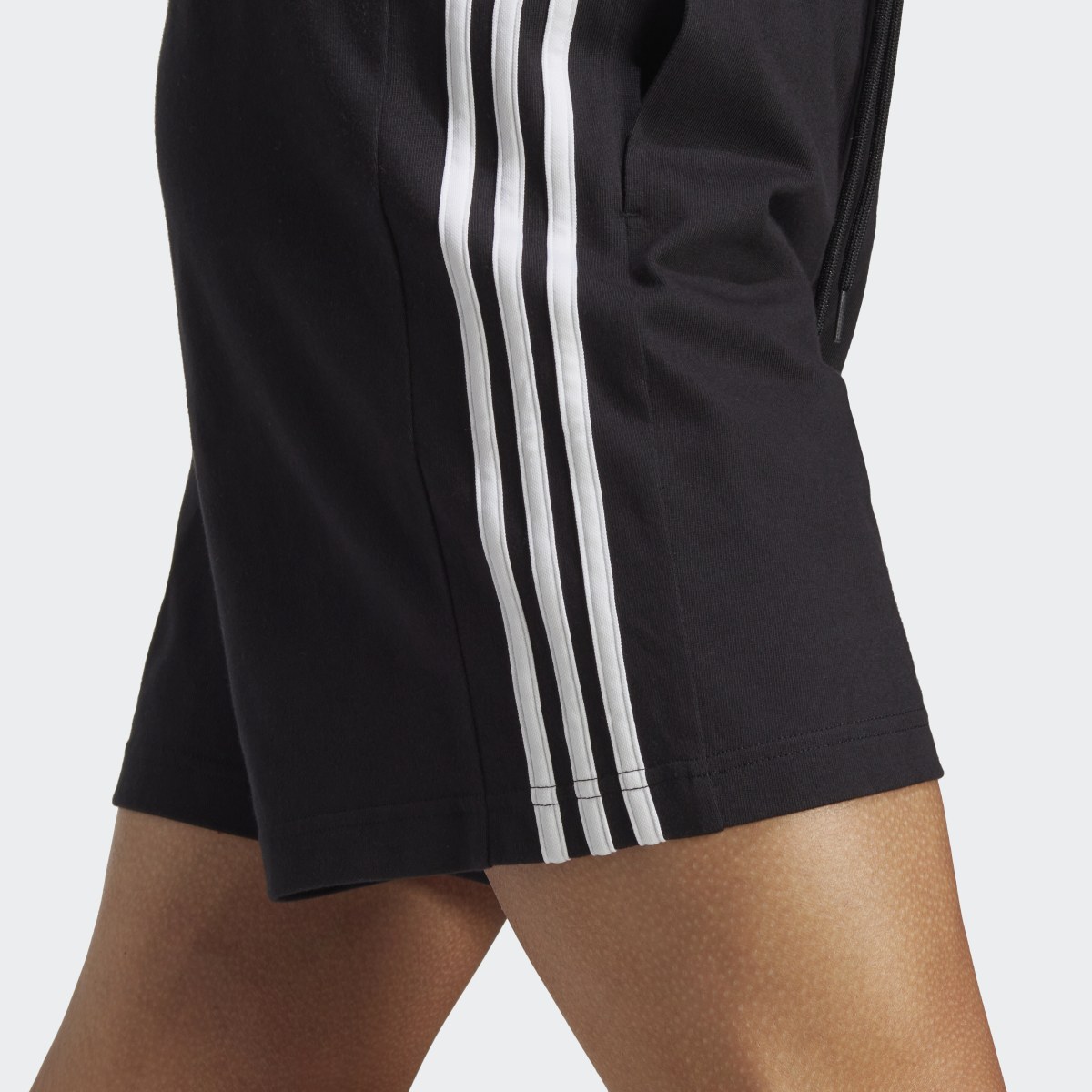 Adidas Essentials 3-Stripes Şort. 6