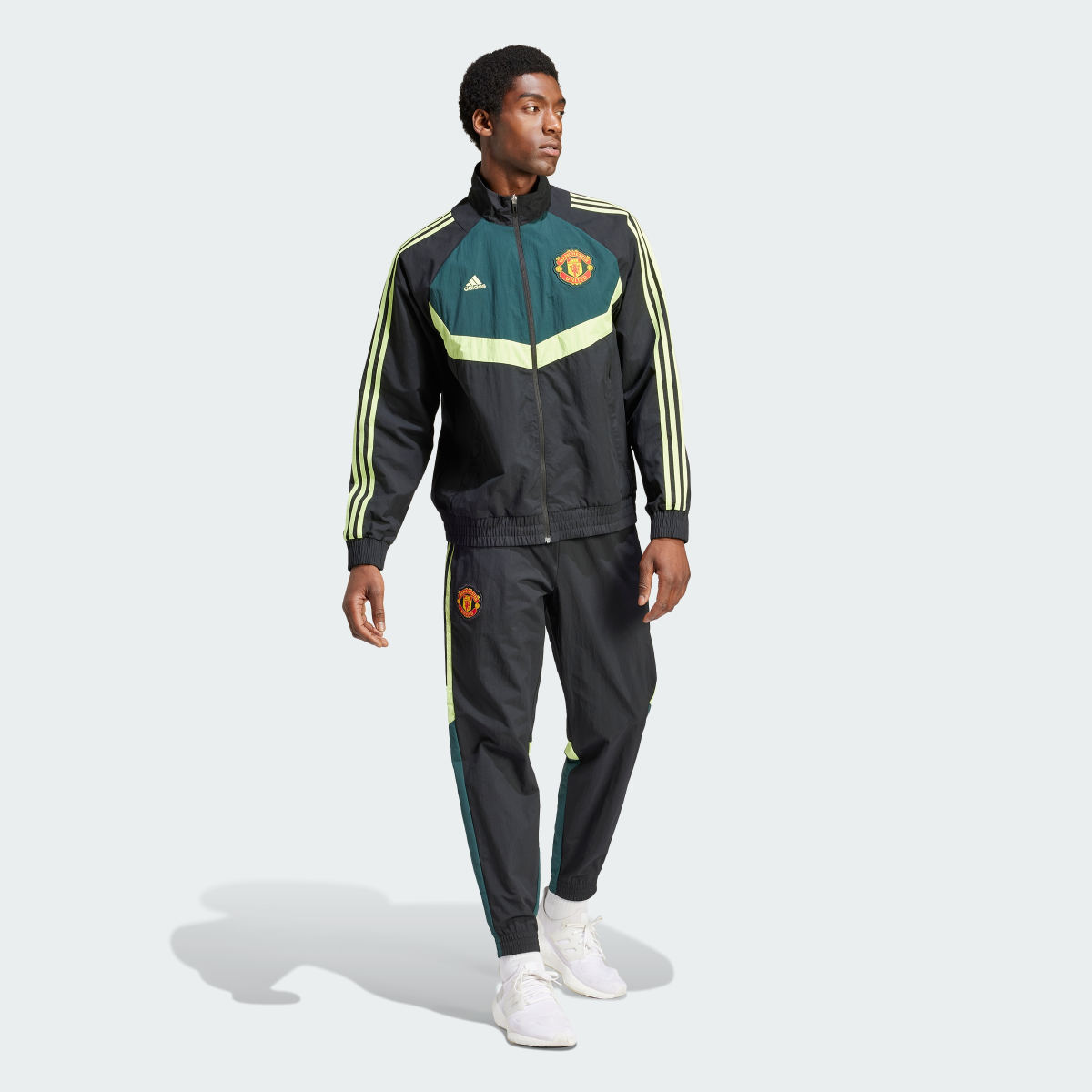 Adidas Chaqueta Manchester United Woven. 6