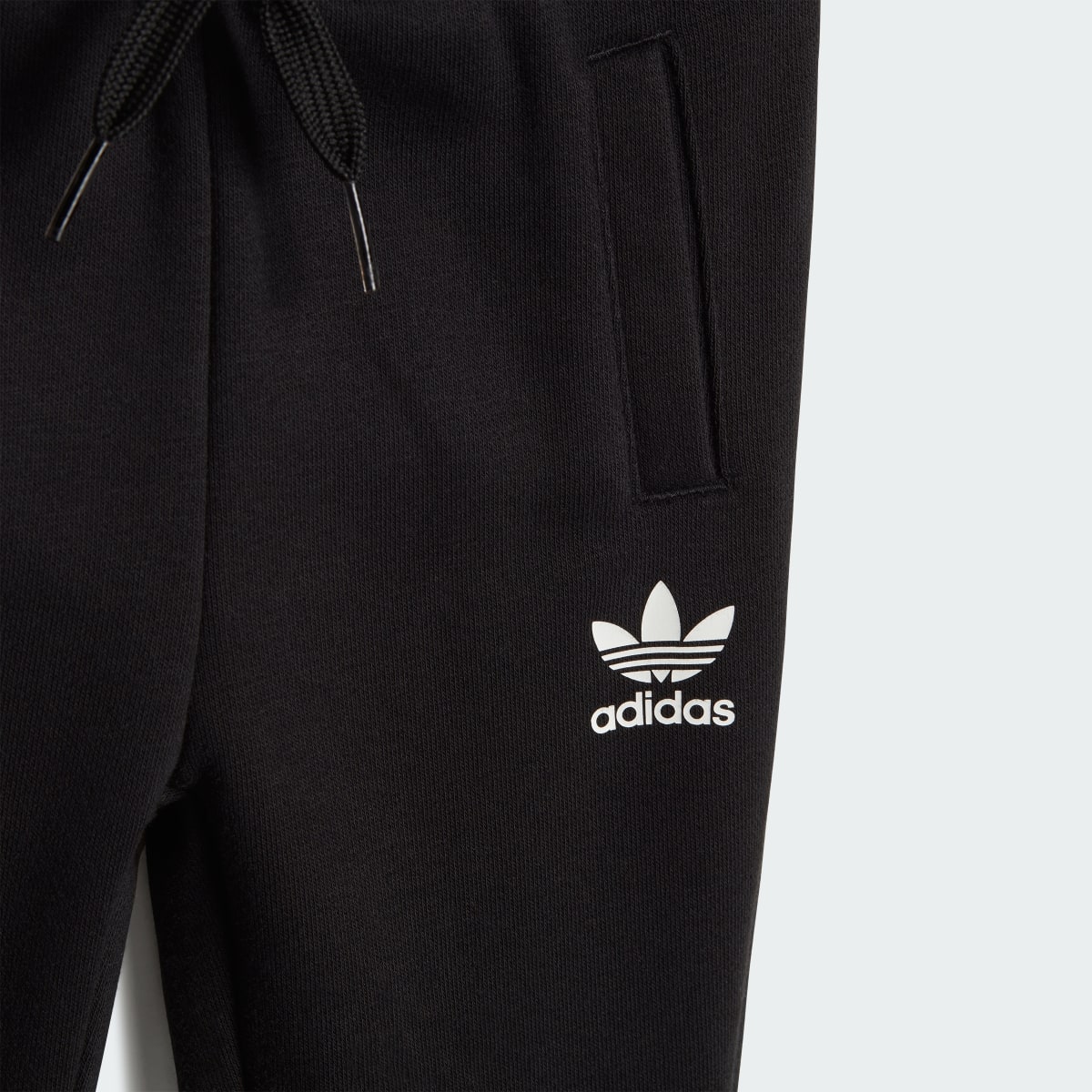 Adidas Graphics Crew Sweatshirt and Pants Set. 9