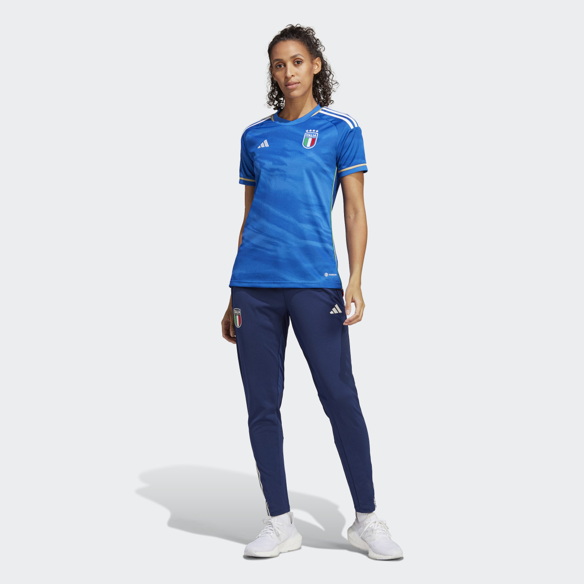 Adidas Italien 23 Heimtrikot. 9