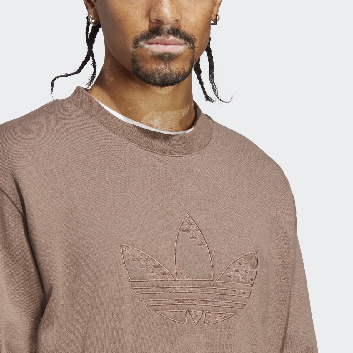 Adidas Graphics Monogram Sweatshirt. 6