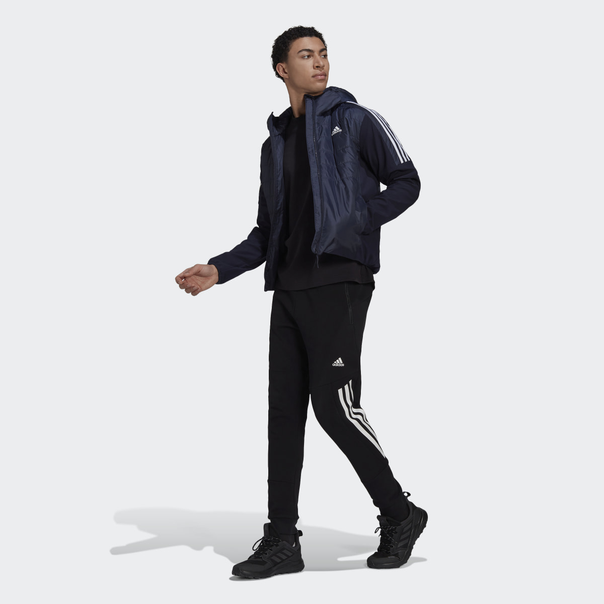 Adidas Essentials Insulated Hooded Hybrid Jacket. 6