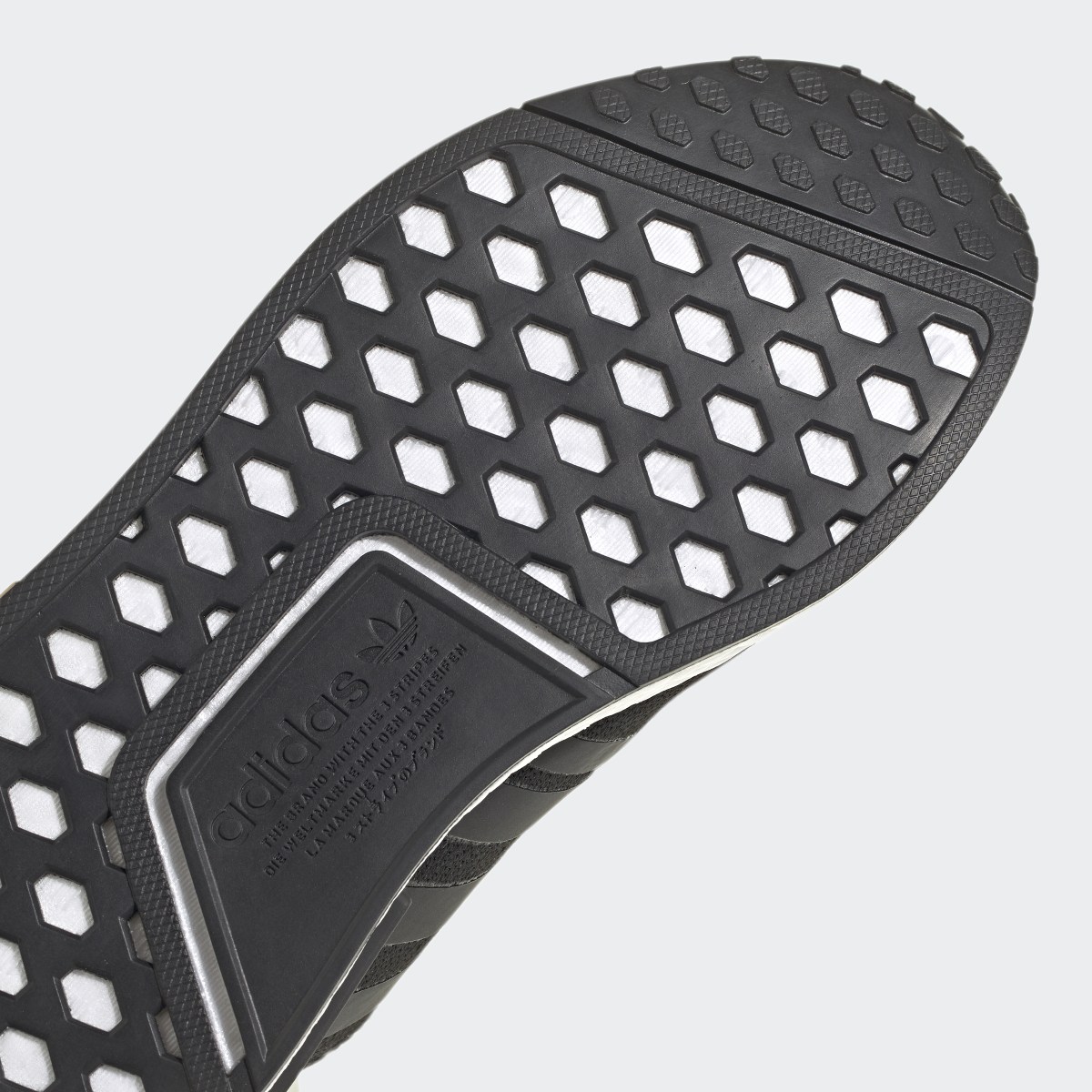Adidas NMD_R1 Ayakkabı. 12