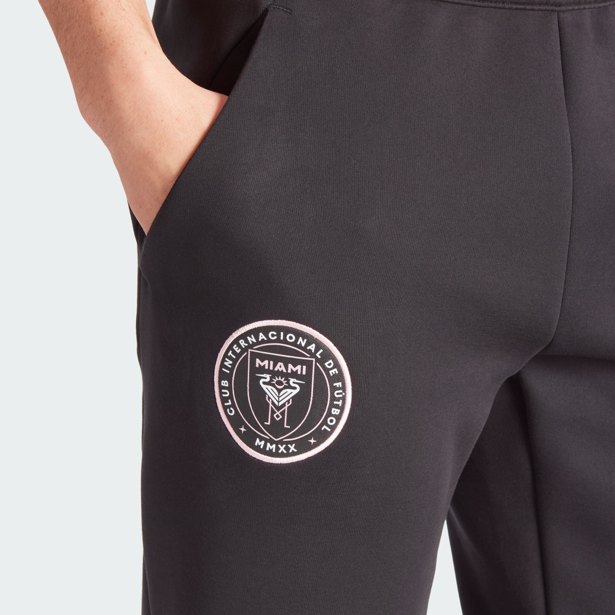 Adidas Pantaloni Designed for Gameday Travel Inter Miami CF. 8