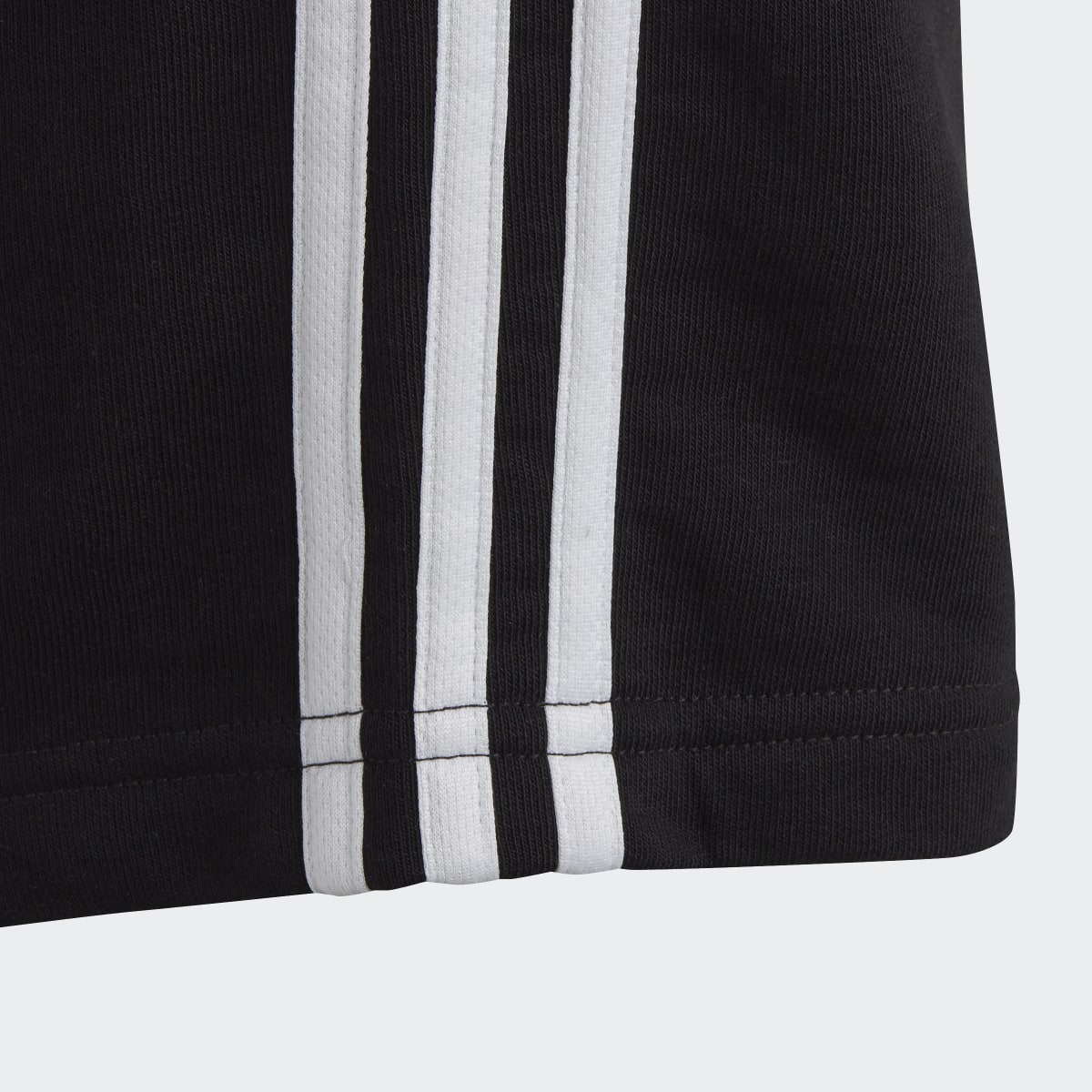 Adidas Essentials 3-Streifen Shorts. 4