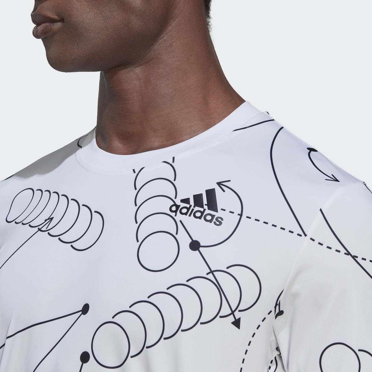 Adidas Playera Club de Tenis Estampada. 6