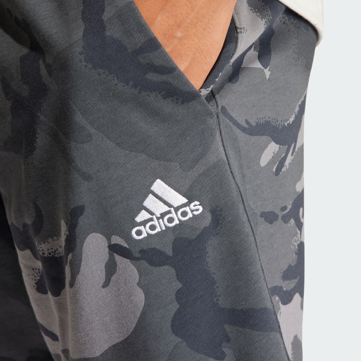 Adidas Shorts Seasonal Essentials Camouflage. 7