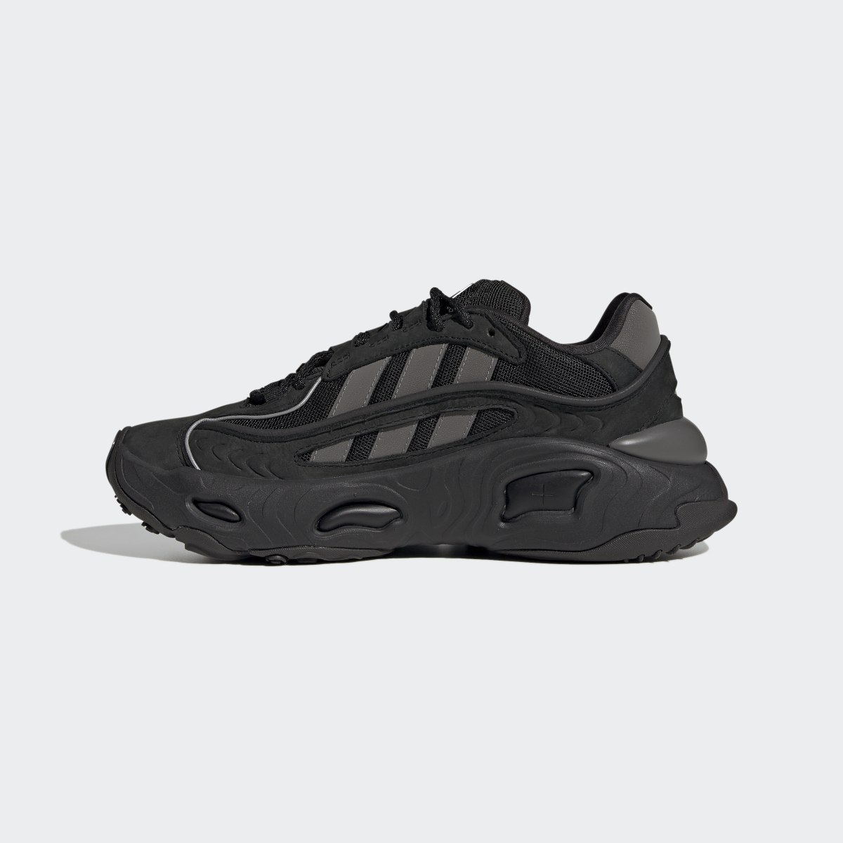 Adidas Chaussure OZNOVA. 10