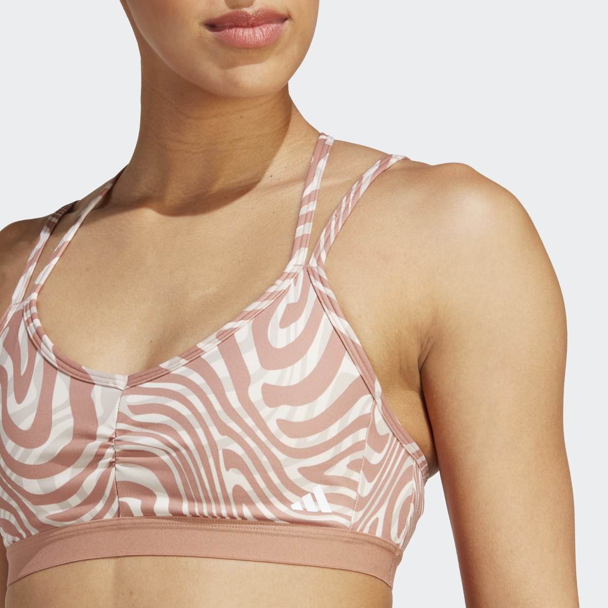 Adidas Brassière de yoga Essentials. 7