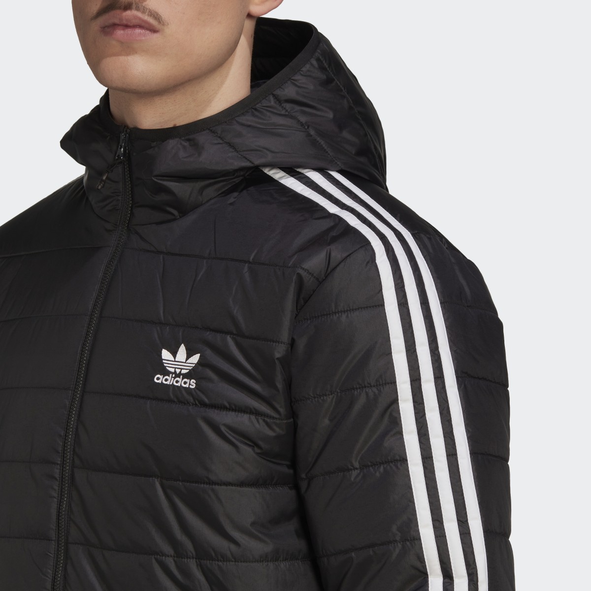 Adidas Chaqueta acolchada con capucha Puffer. 6