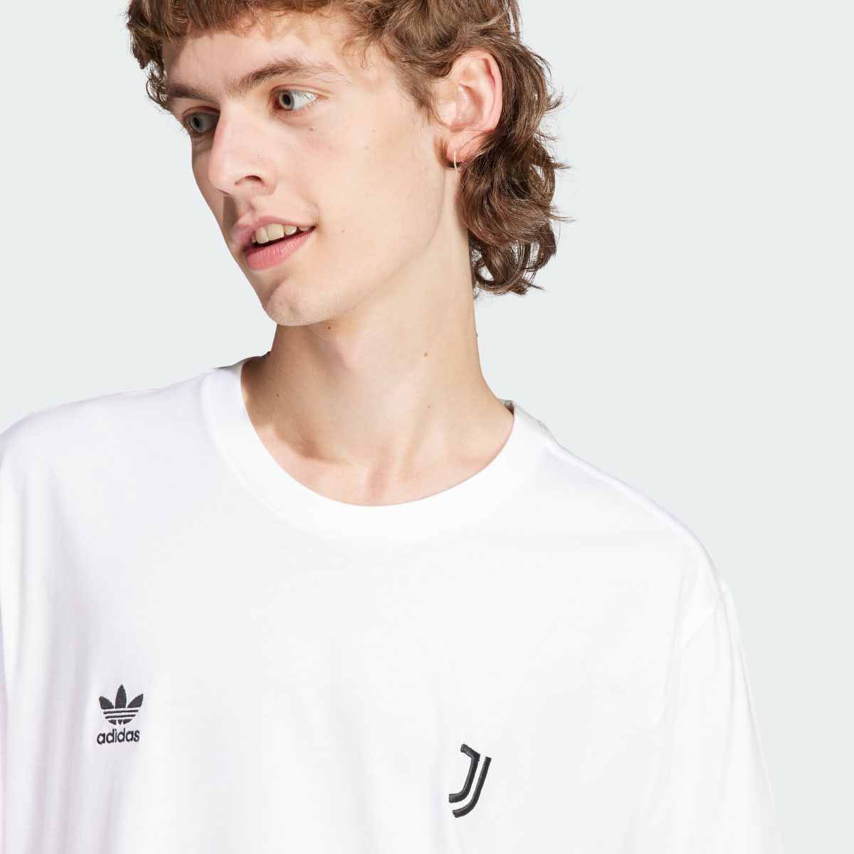 Adidas Juventus Essentials Trefoil Tee. 6