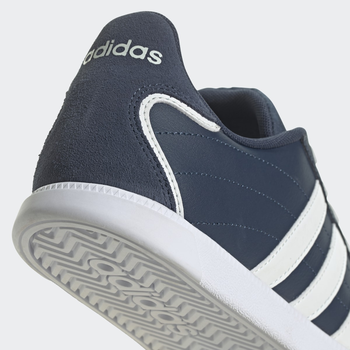 Adidas Chaussure Okosu. 10