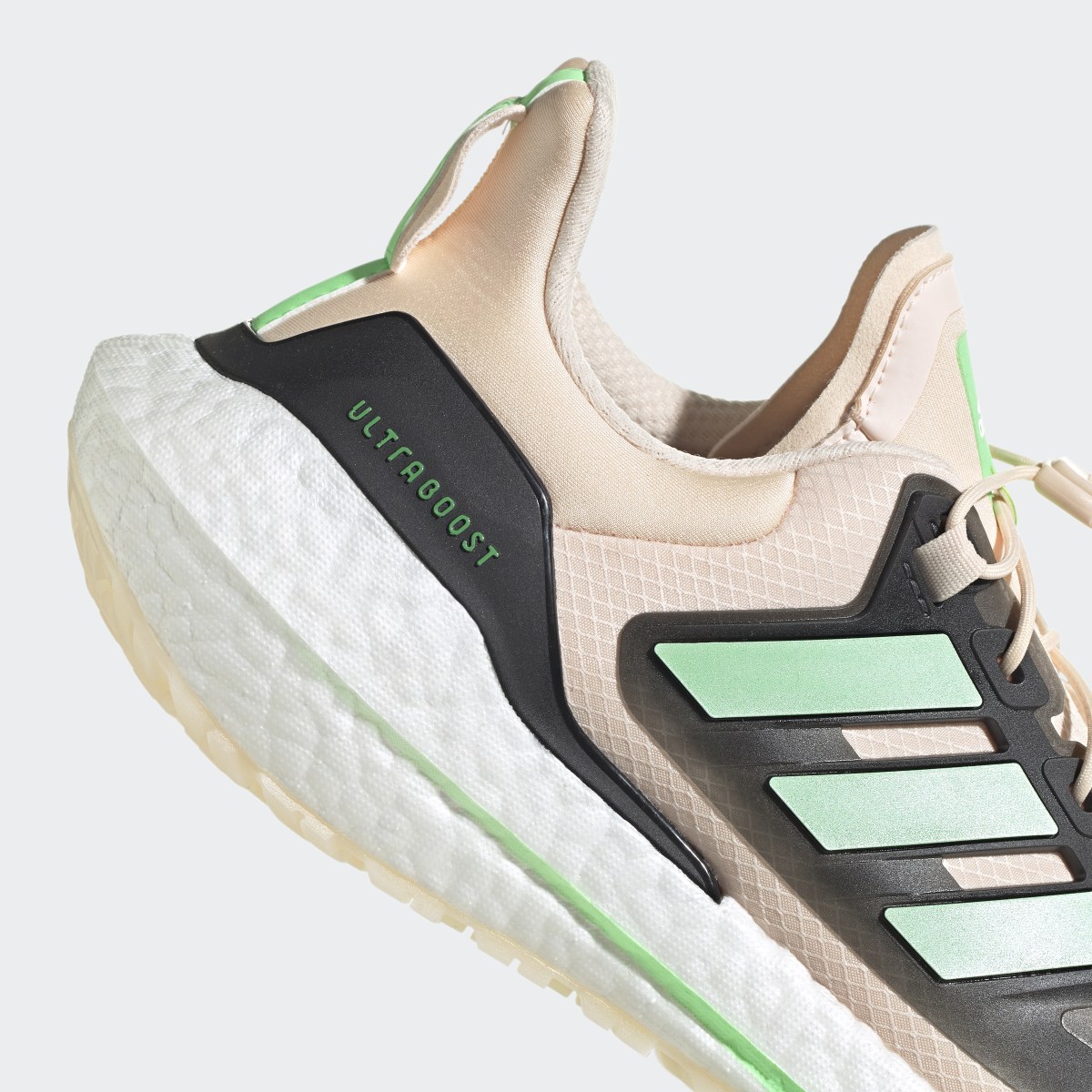 Adidas Scarpe Ultraboost 22 COLD.RDY 2.0. 12