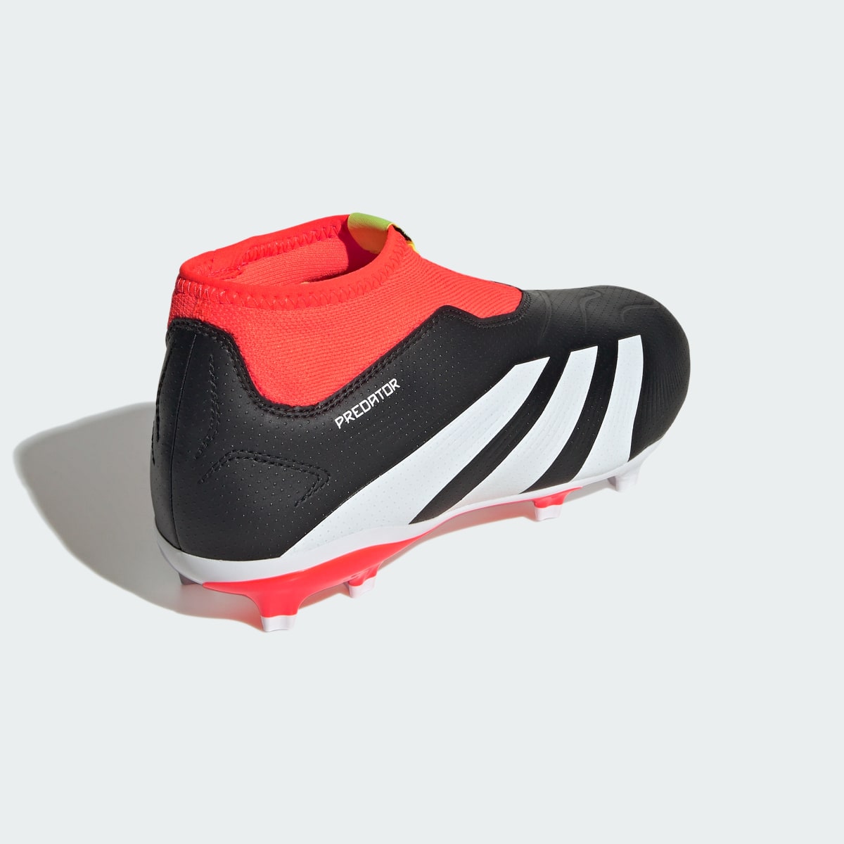 Adidas Calzado de fútbol Predator 24 League Terreno Firme Sin Cordones. 6