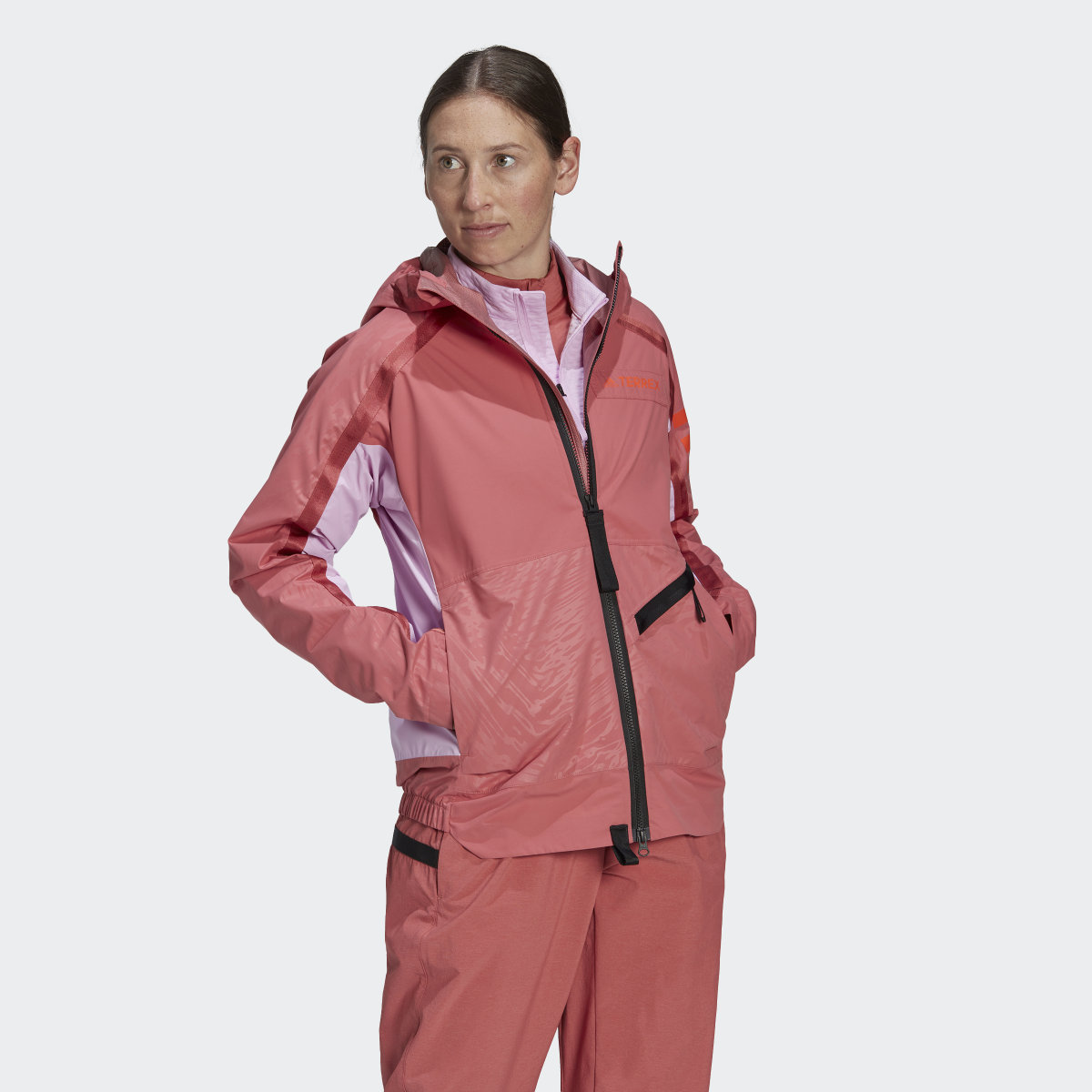 Adidas Chaqueta impermeable con capucha Terrex Utilitas. 4