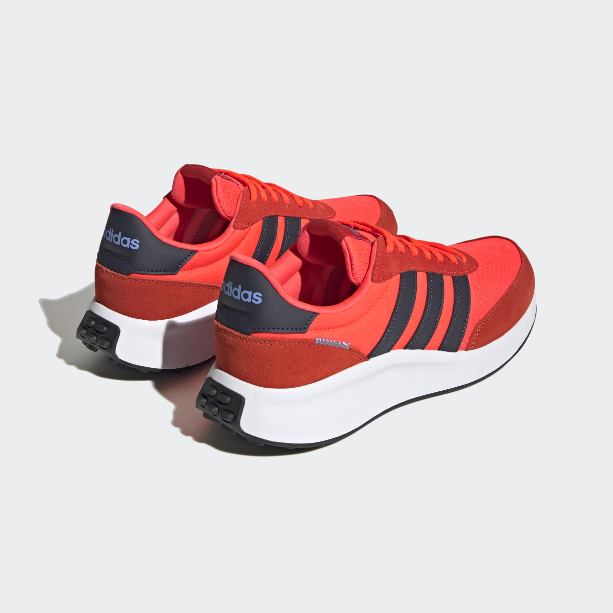 Adidas Tenis Run 70s. 6