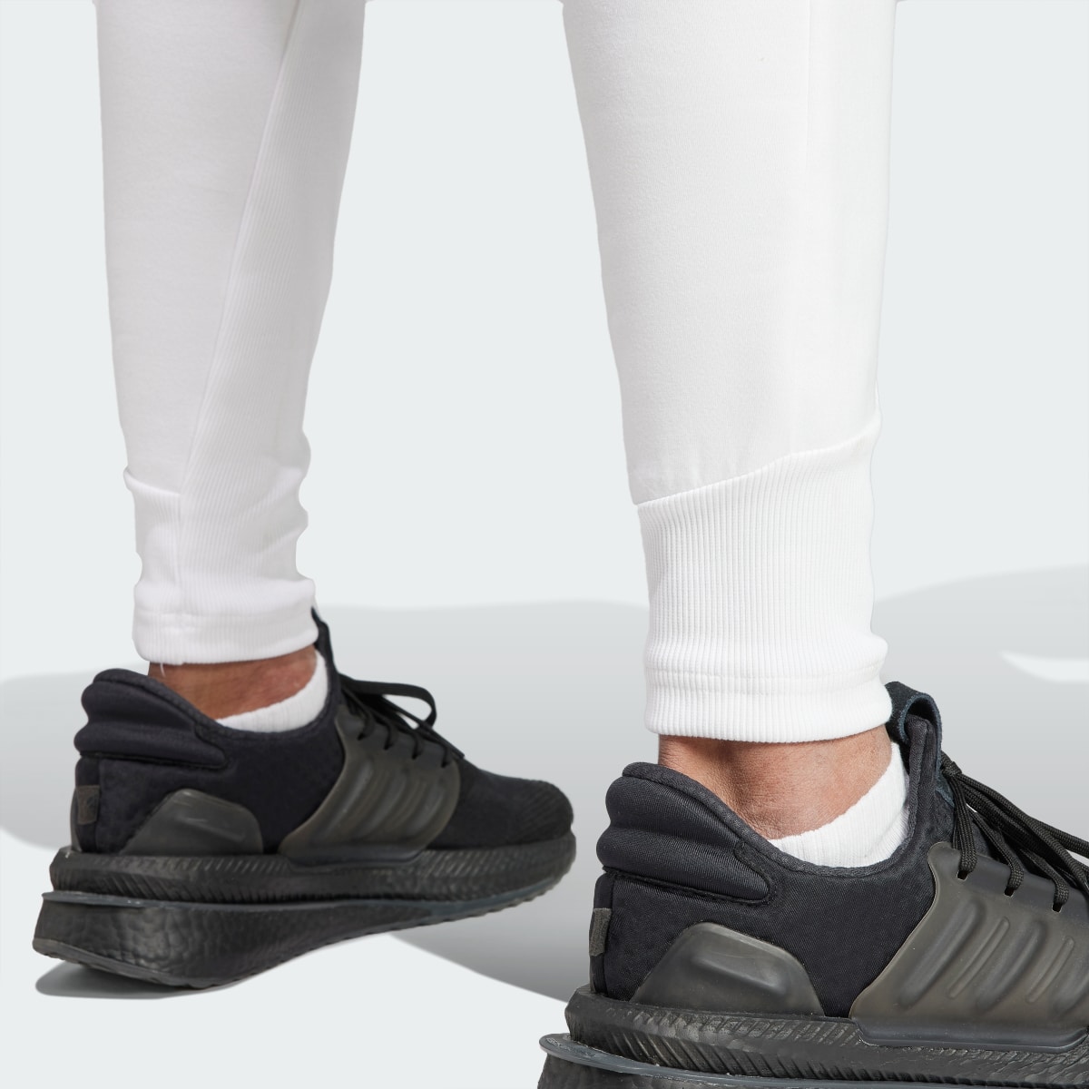 Adidas Pantaloni Z.N.E. Premium. 7