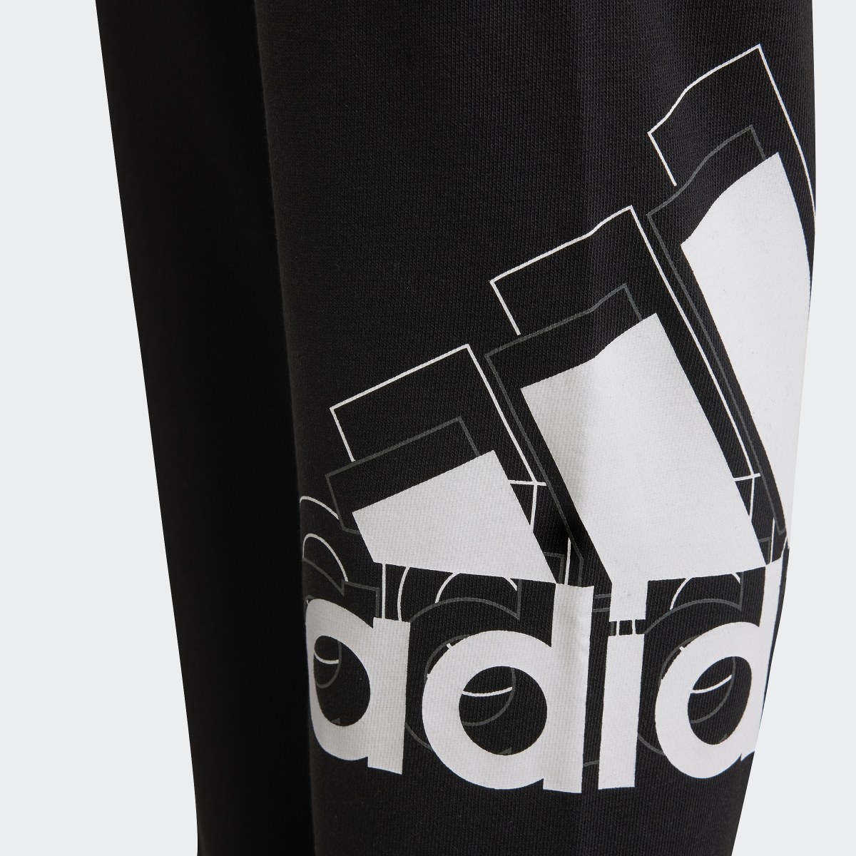 Adidas BrandLove Hose. 4