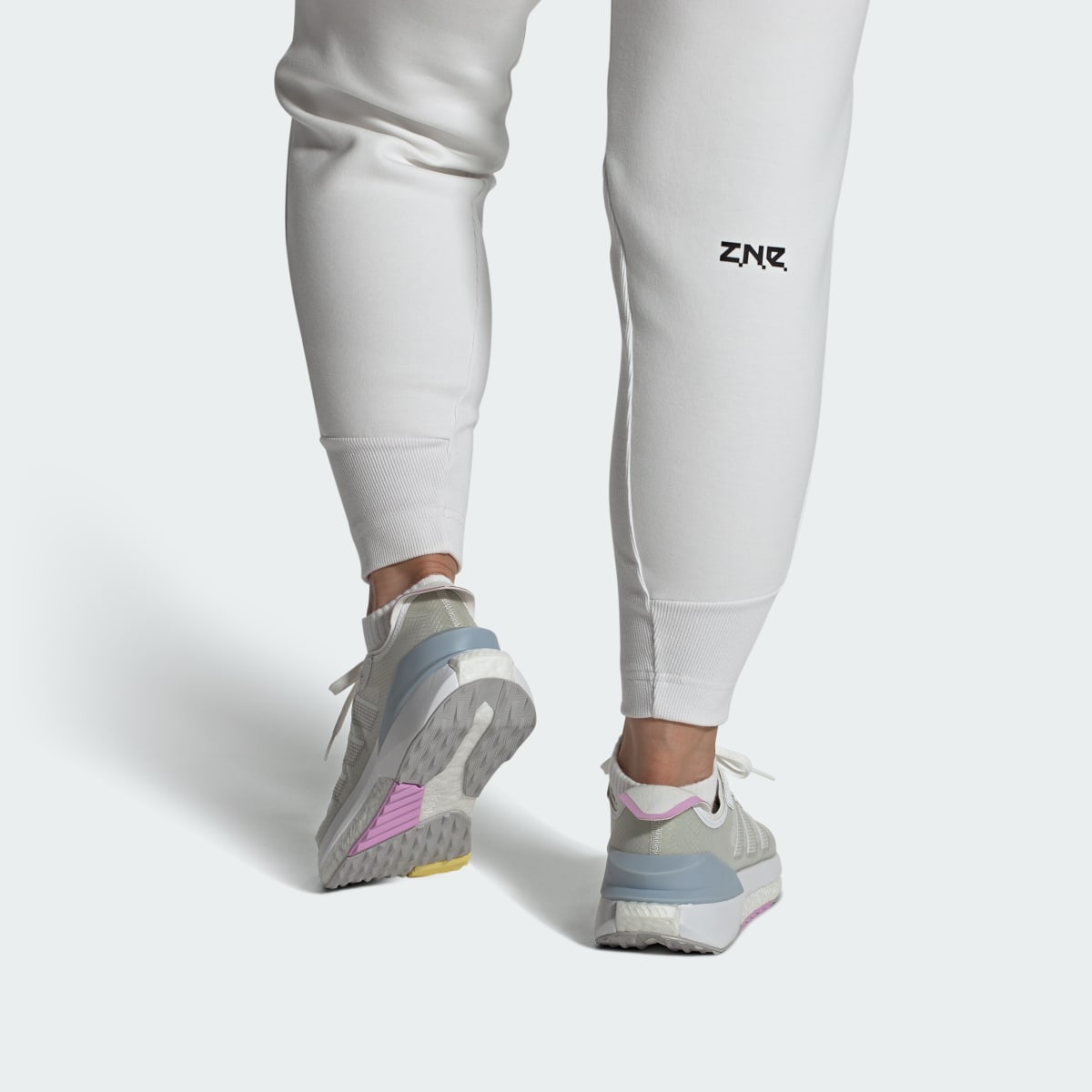 Adidas Zapatilla Avryn. 5