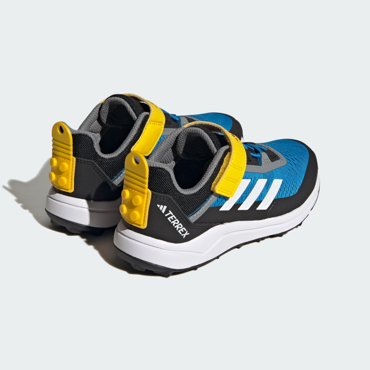 Adidas Zapatilla Terrex x LEGO® Agravic Flow Trail Running. 6