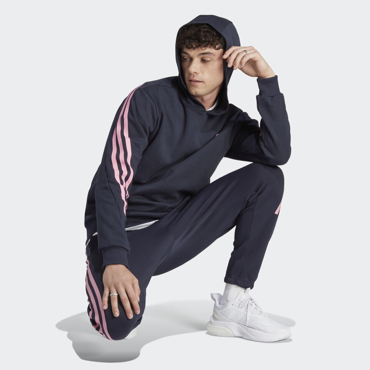 Adidas Future Icons 3-Streifen Hoodie. 4