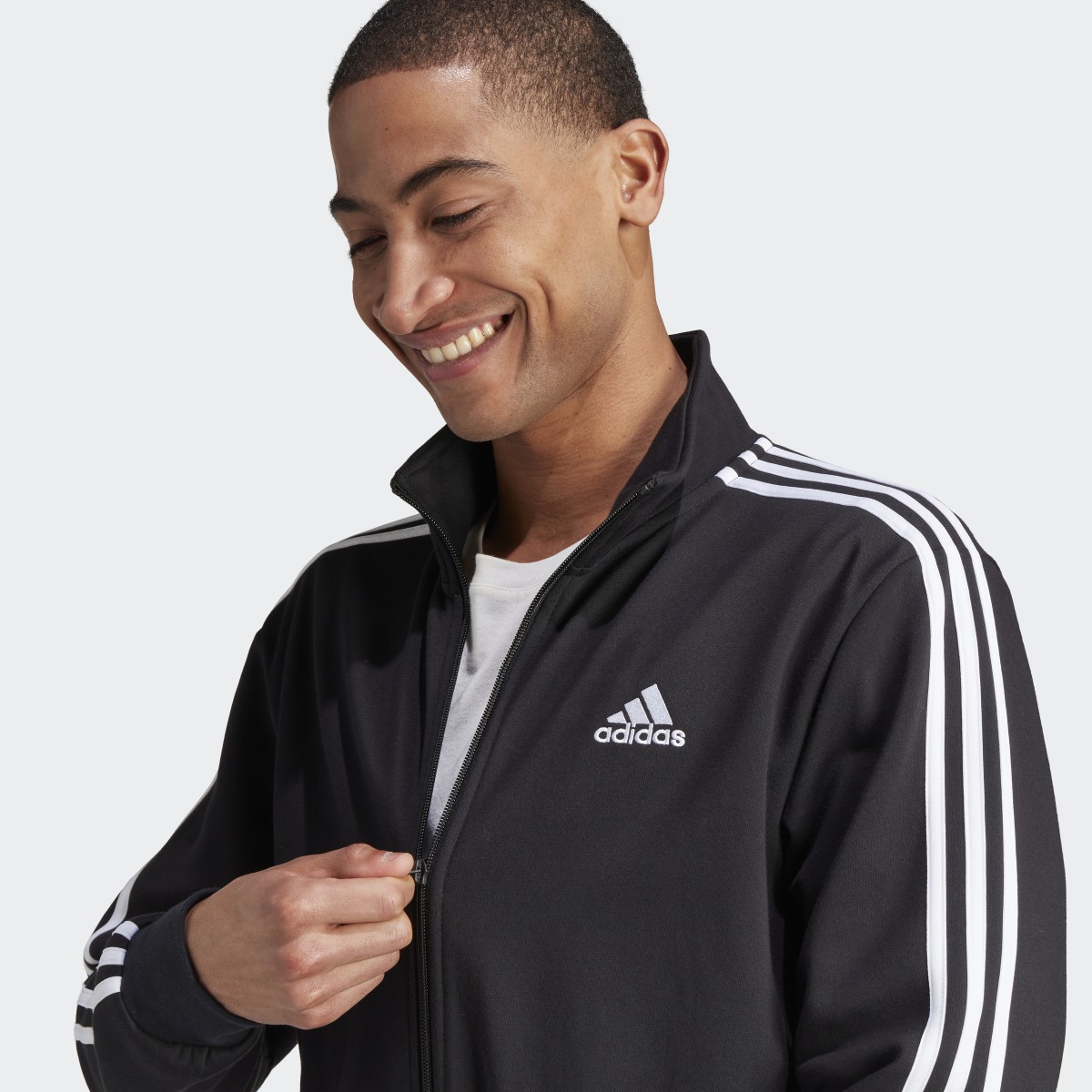 Adidas Dres Basic 3-Stripes Fleece. 8