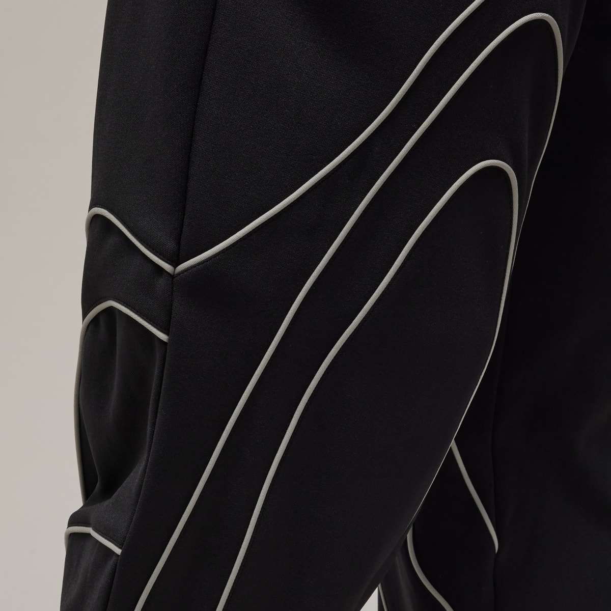 Adidas M TRACK PANT. 6