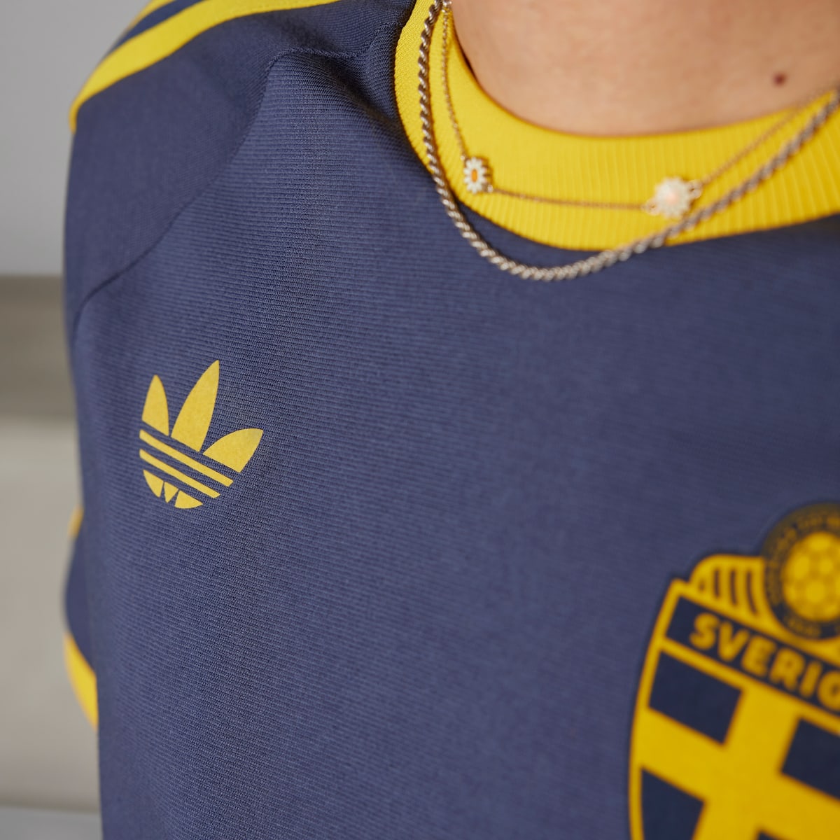 Adidas T-shirt Suède Adicolor 3 bandes. 7