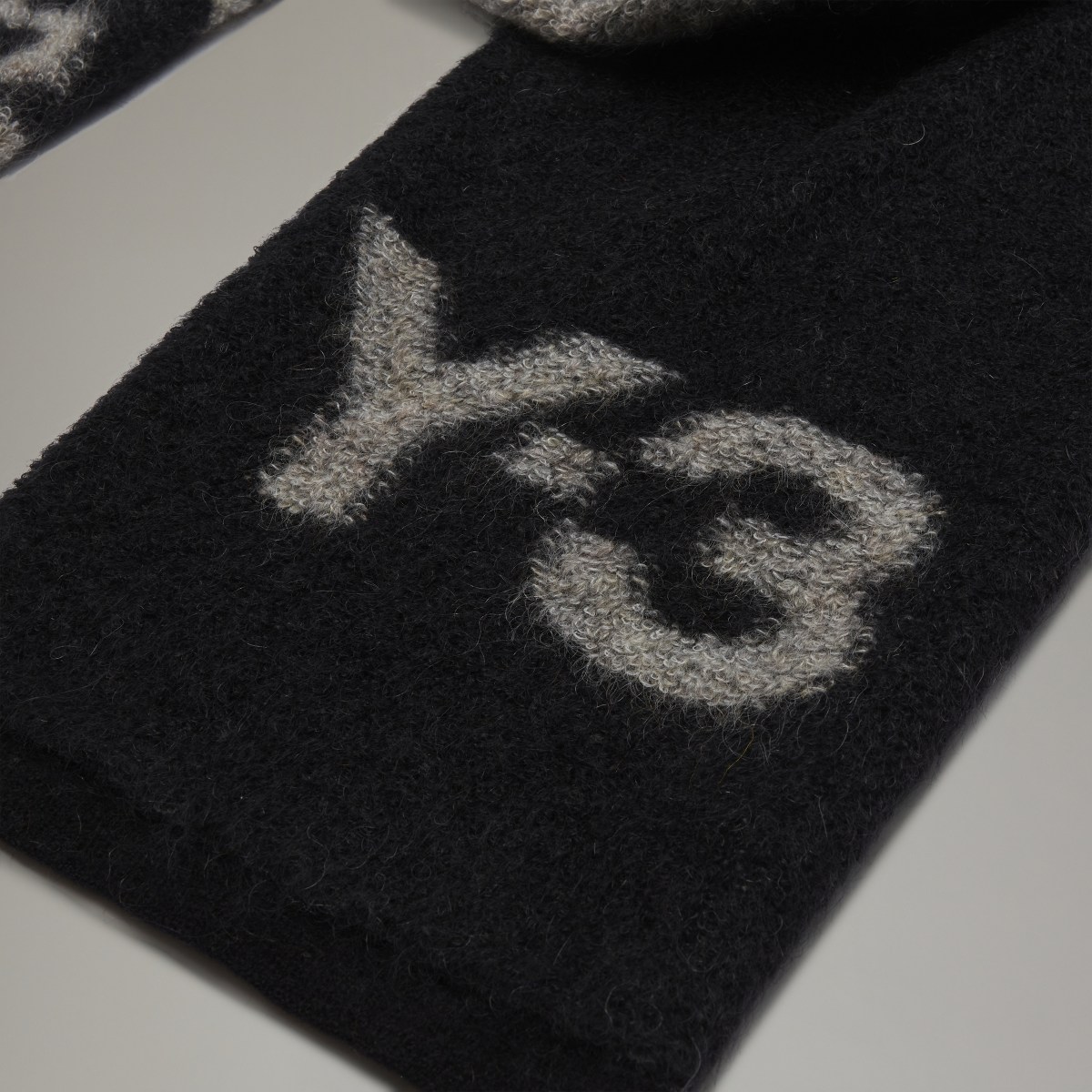 Adidas Y-3 AOP Scarf. 4