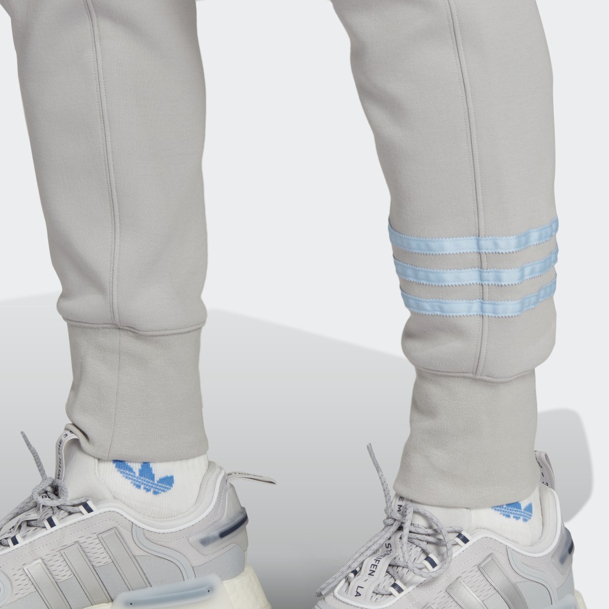 Adidas Adicolor Neuclassics Sweatpants. 5
