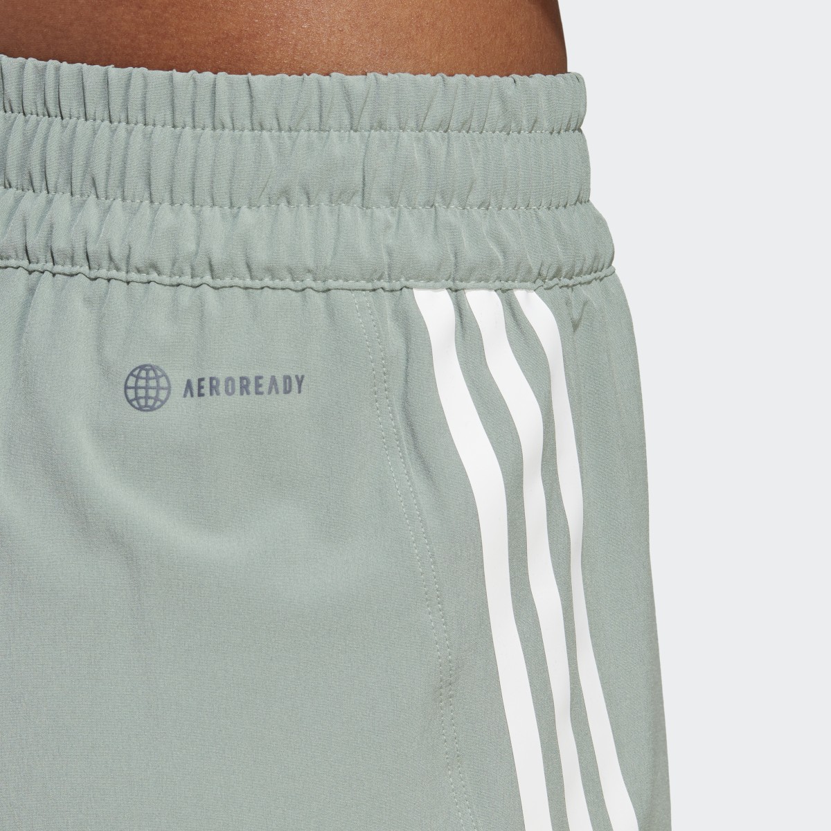 Adidas Train Icons 3-Streifen Woven Shorts. 6