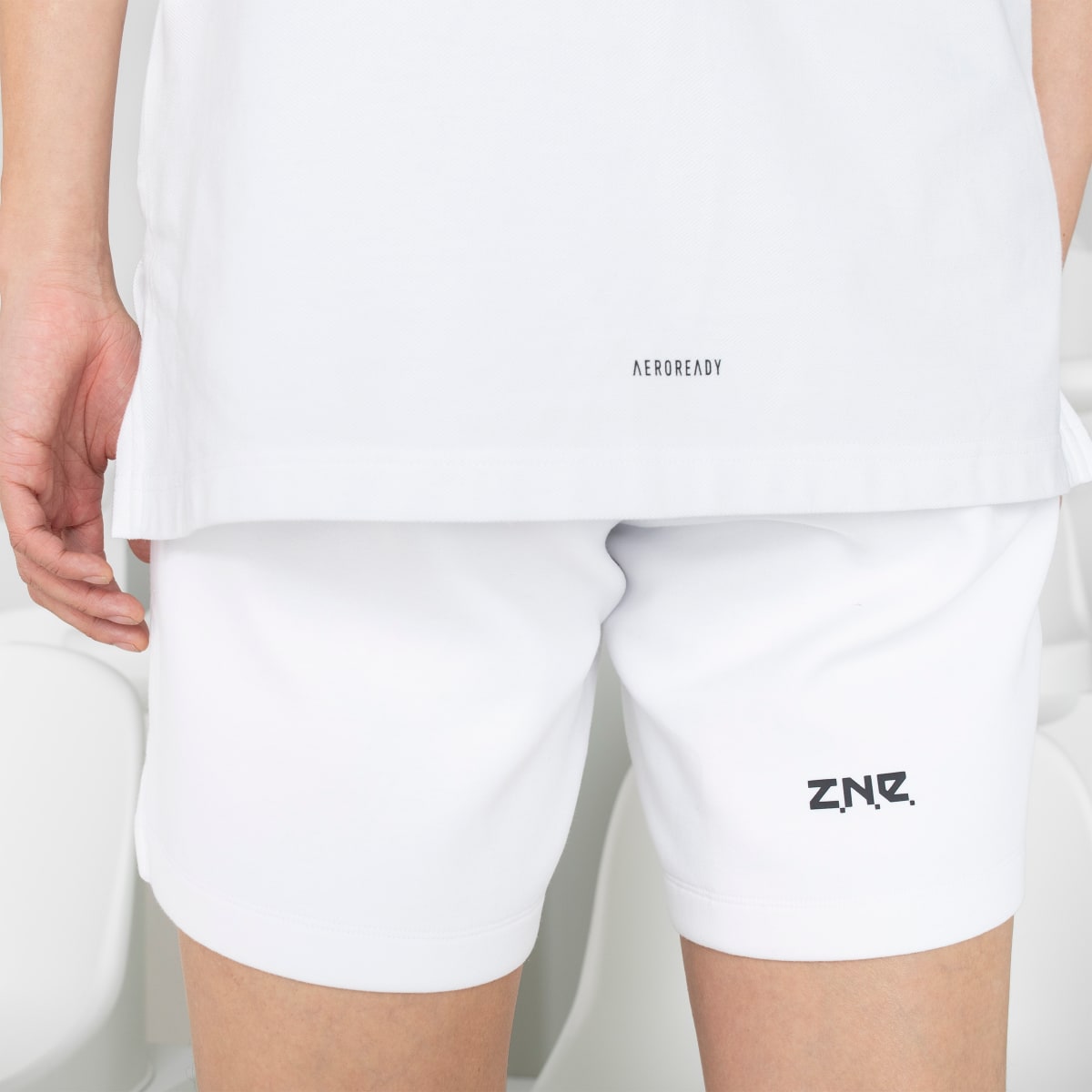 Adidas Pantalón corto Z.N.E. Premium. 8